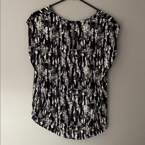 Top - Picture 2 of 3